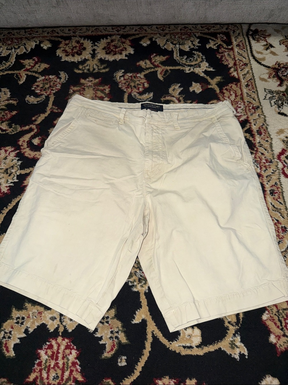 American Eagle Outfitters Men’s Cream Flat-Front Shorts